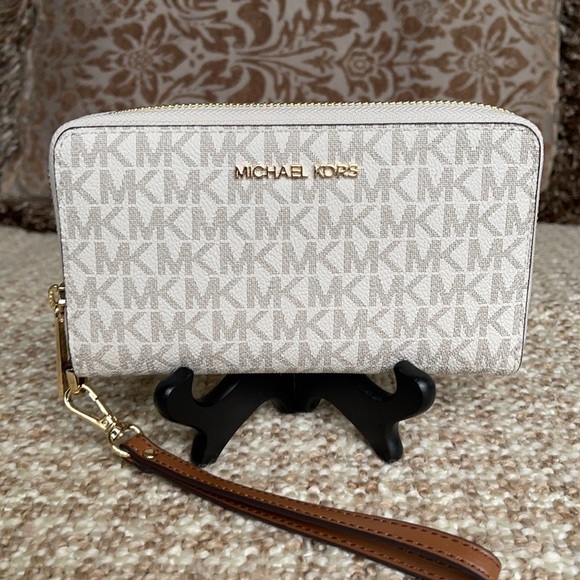 Michael Kors Jet Set Travel LG Flat MF Phone Case - Picture 8 of 16